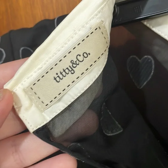 Gothic style black heart dress with white color - Picture 9 of 13